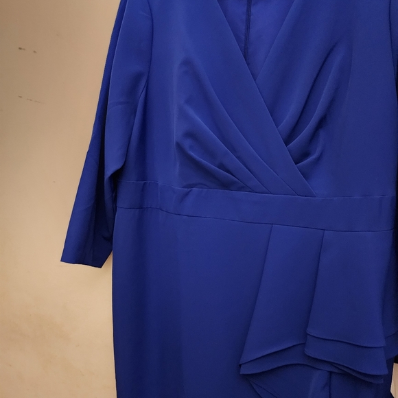 Dress - Picture 9 of 9